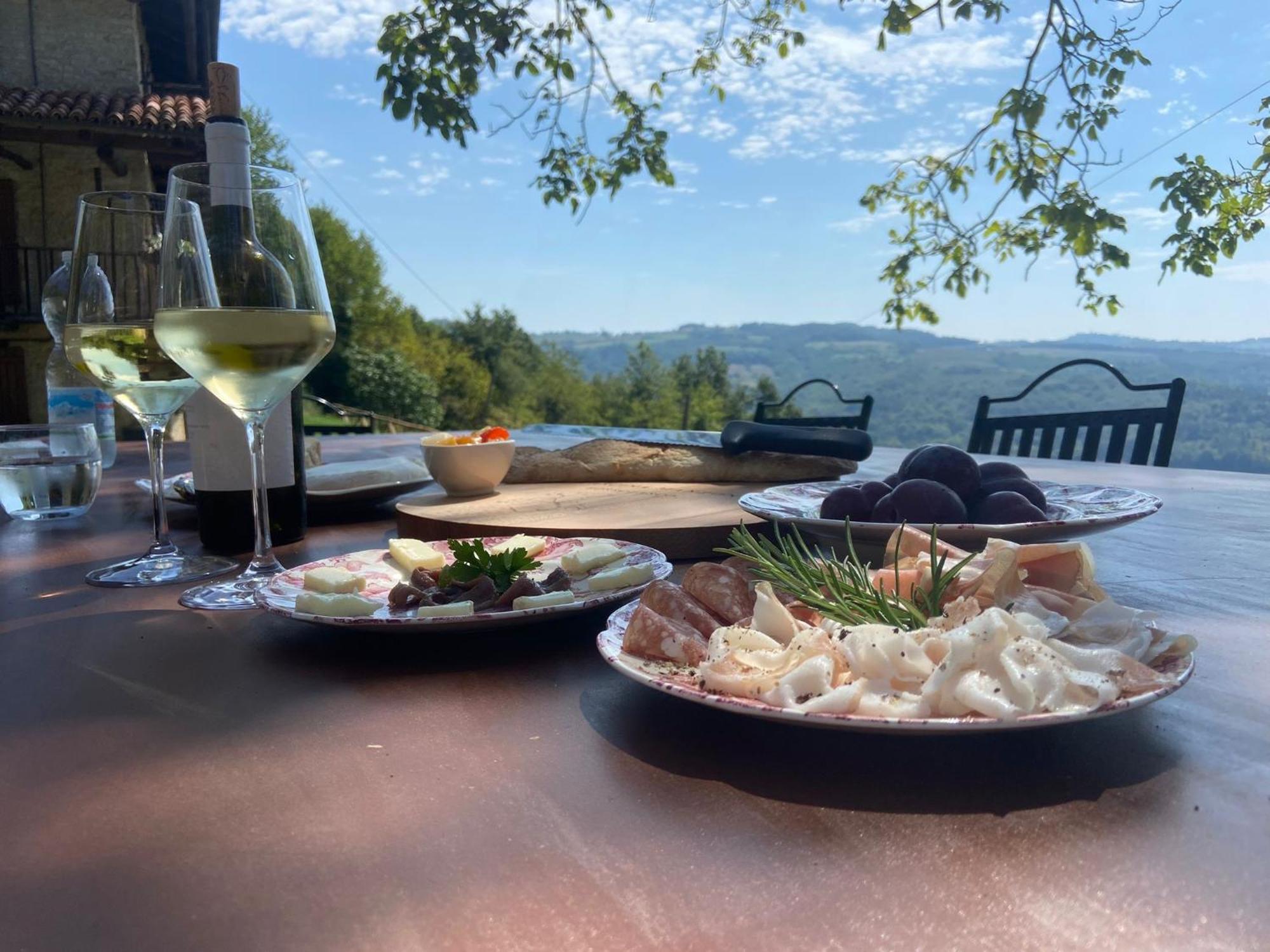 Cascina Manzoni Appartamenti Bossolasco Eksteriør billede